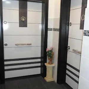 Apartment In Naehe Messe Flughafen, Düsseldorf